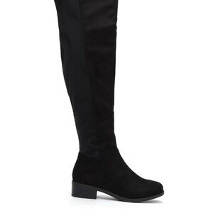 New pair black boots Brand New New New Never wore 🤩👍